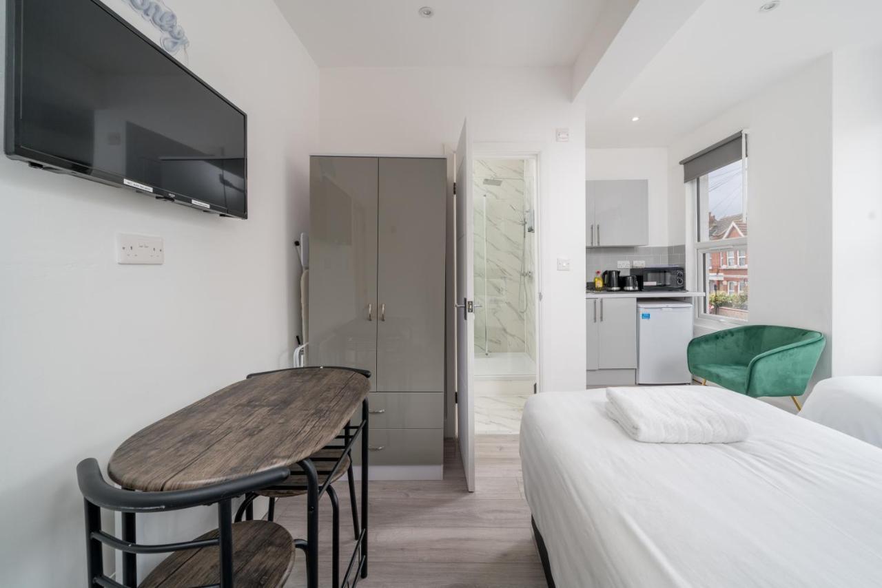 London Selwyn Road Studios ภายนอก รูปภาพ